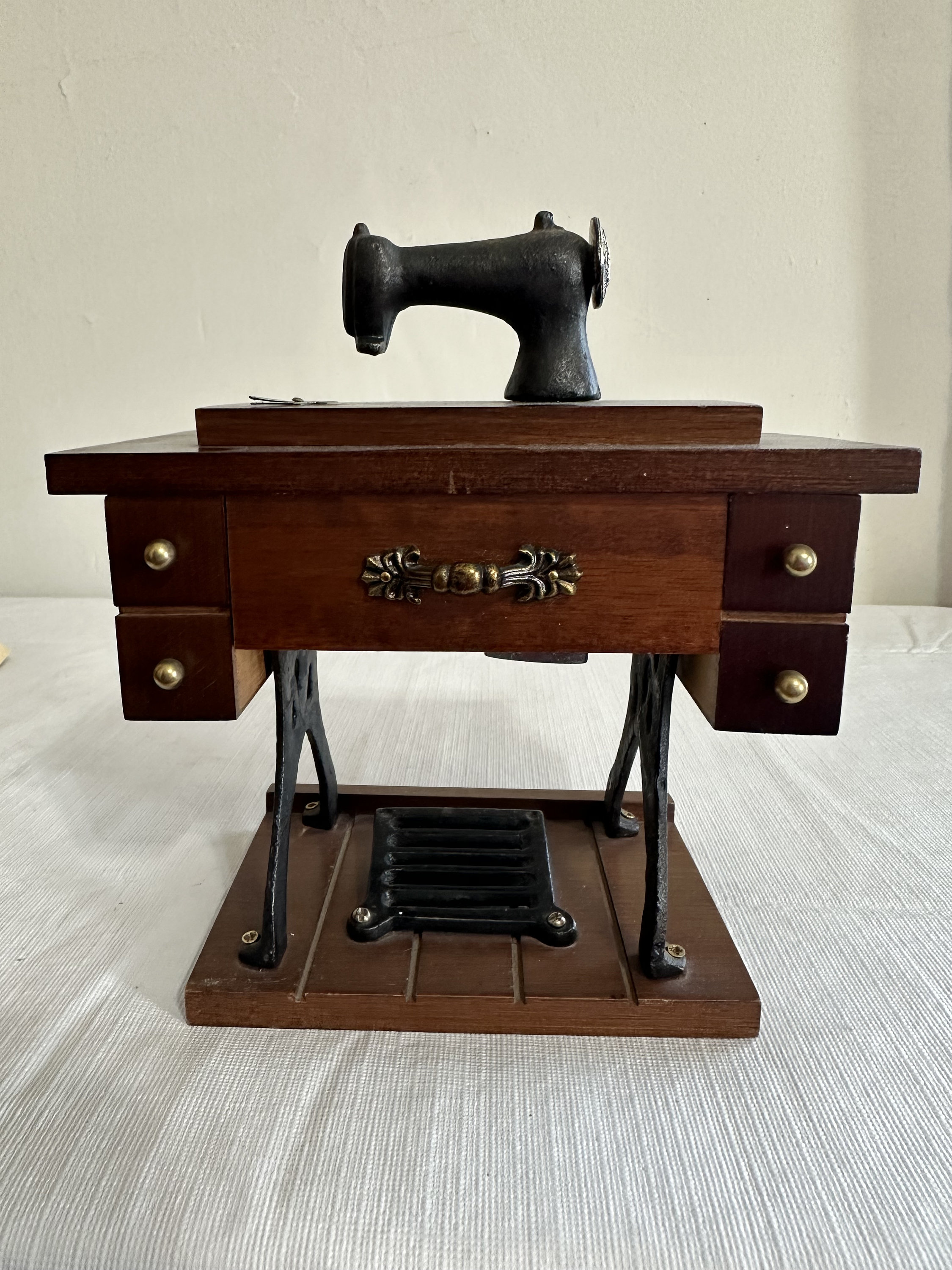 Vintage Mini Sewing Machine Mechanical Music Box - Modern Trade Winds