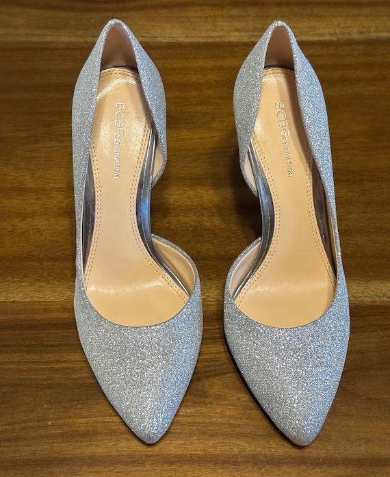 Talons Hauts Argentés BCBG Génération - Pointure 6.5 US - Occasion Bon état