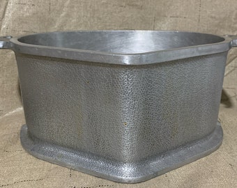 Guardian Service Ware Aluminum 2 Quart Triangle  Pot.  No Glass Lid