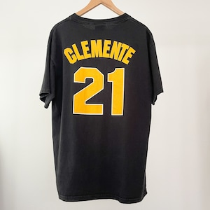 Vintage Pittsburgh Pirates Clemente Tshirt Black | Starter Tee VTG MLB Majestic Vintage streetwear tees faded blk Adult L Large