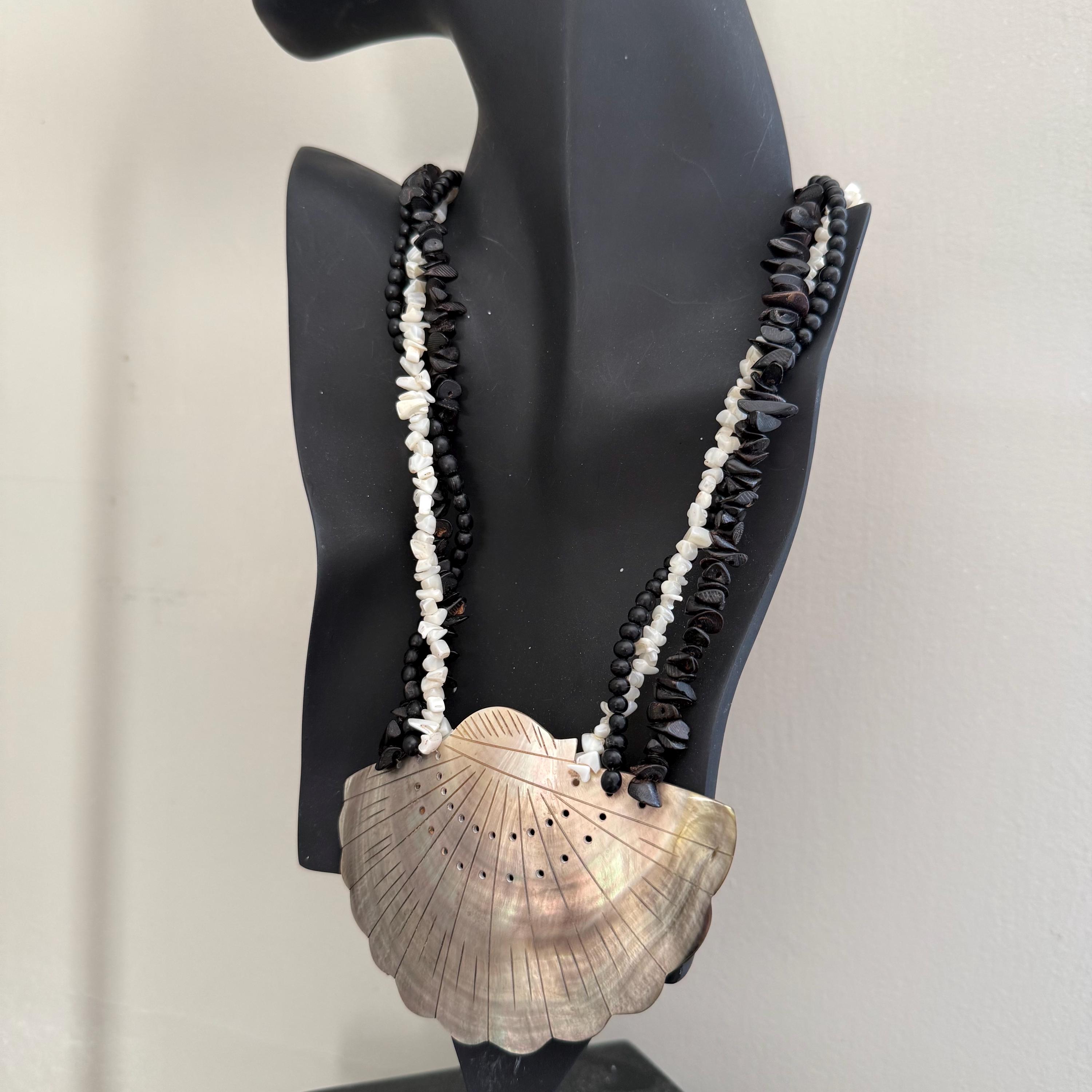 Vintage Huge Tahitian Black Mother of Pearl Black Coral Beads Statement Necklace Island Beach Vacation Mermaid Nautical Sailor Look Gift