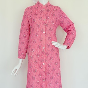 1970&#39;s Pink Quilted Dressing Gown