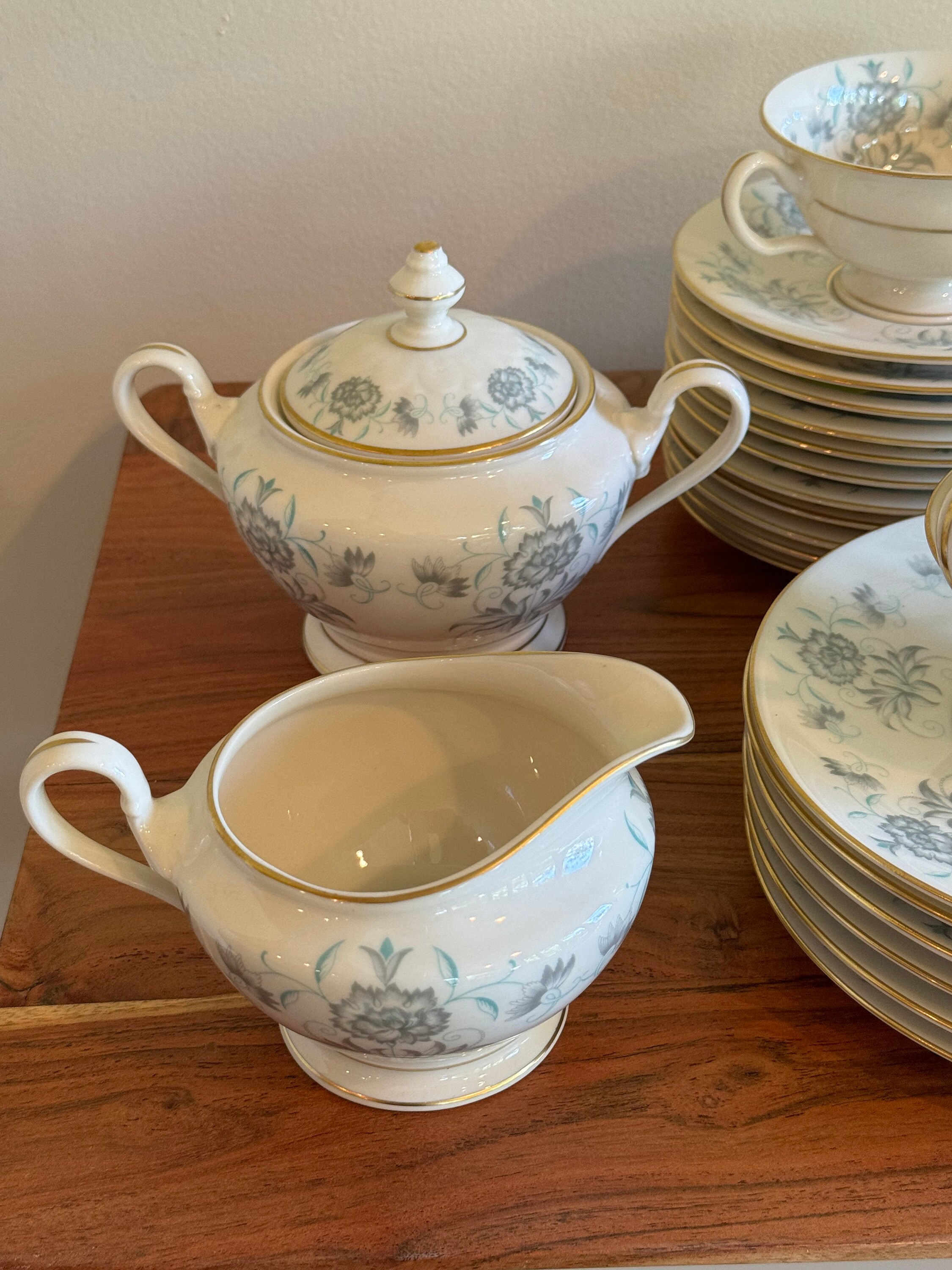 48 Piece Set Vintage Castleton Caprice Blue Floral Design Gold Rim ...