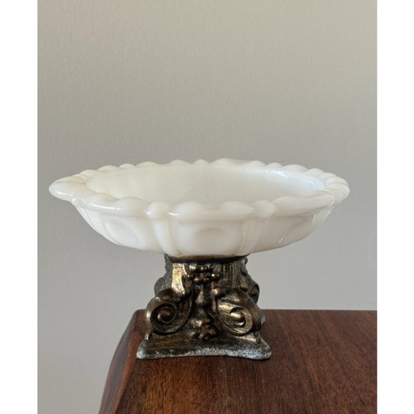 Vintage Milk Glass Pedestal Soap Dish with Brass Footed Base Antique Home Decor Jewelry Dish Spare Change Holder Candle Holder Morher’s Gift