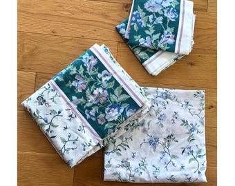 Vintage Full Size 4 Piece Floral Sheet Set Fitted Flat and Pair of Pillow Cases
