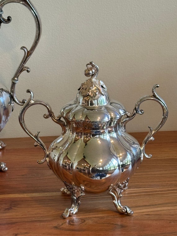 【Reed & Barton】 コーヒーポット Winthrop Reed & Barton, The Winthrop (Chased, Silverplate