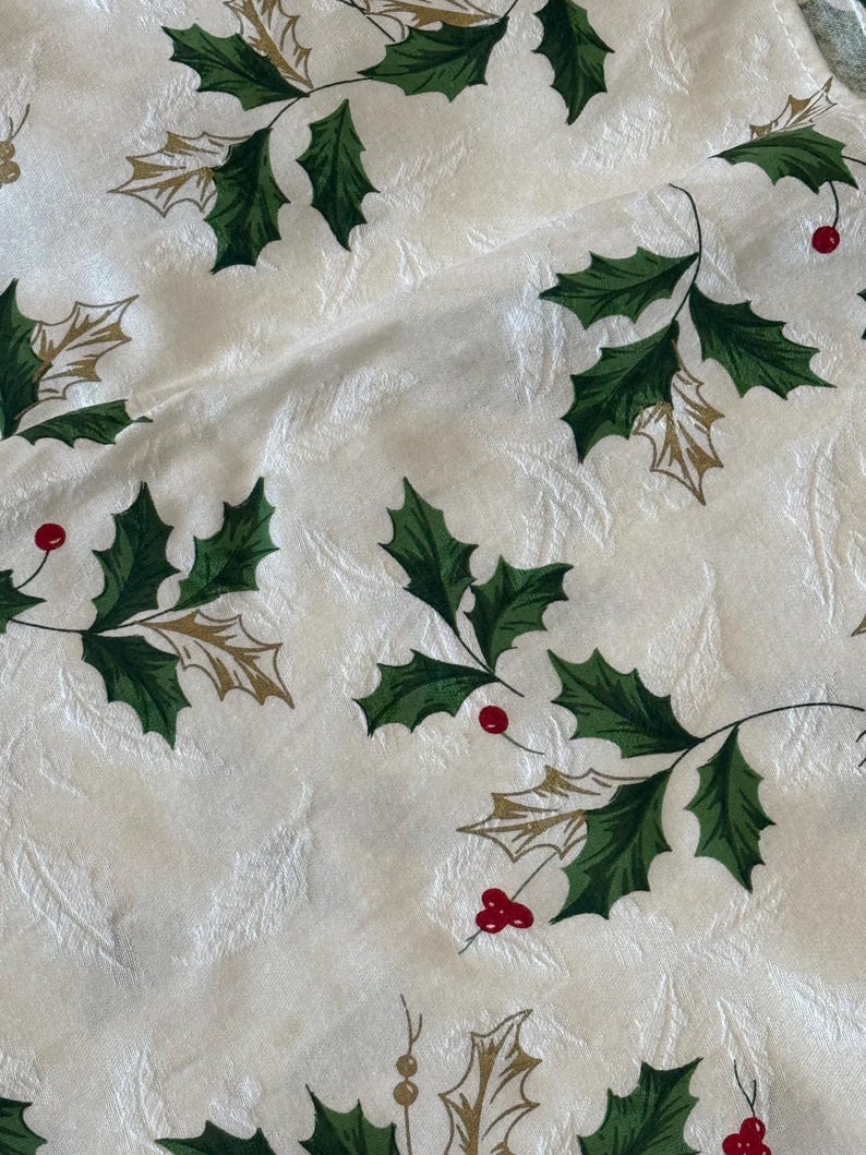 Christmas Lenox Table Runner Tablecloth Scattered Holly Holiday Winter ...