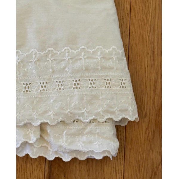 Cream Colored Eyelet Full Size Bed Skirt French Country Cottage Shabby Chic Linens