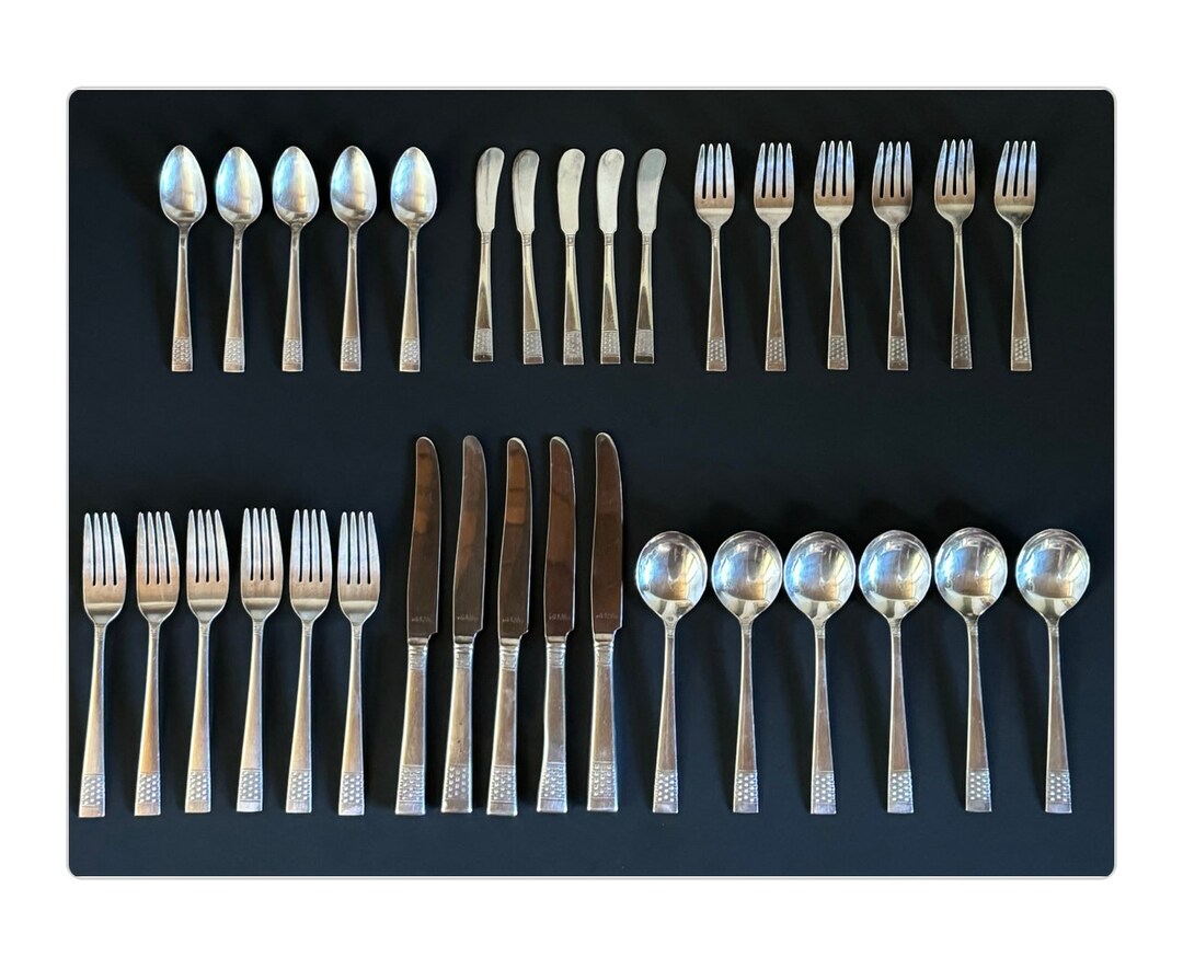 Vintage NATIONAL SILVER PLATE - Flatware- KING EDWARD - Casserole Spoon Vintage NATIONAL SILVER PLATE - Flatware- KING EDWARD - Casserole Spoon