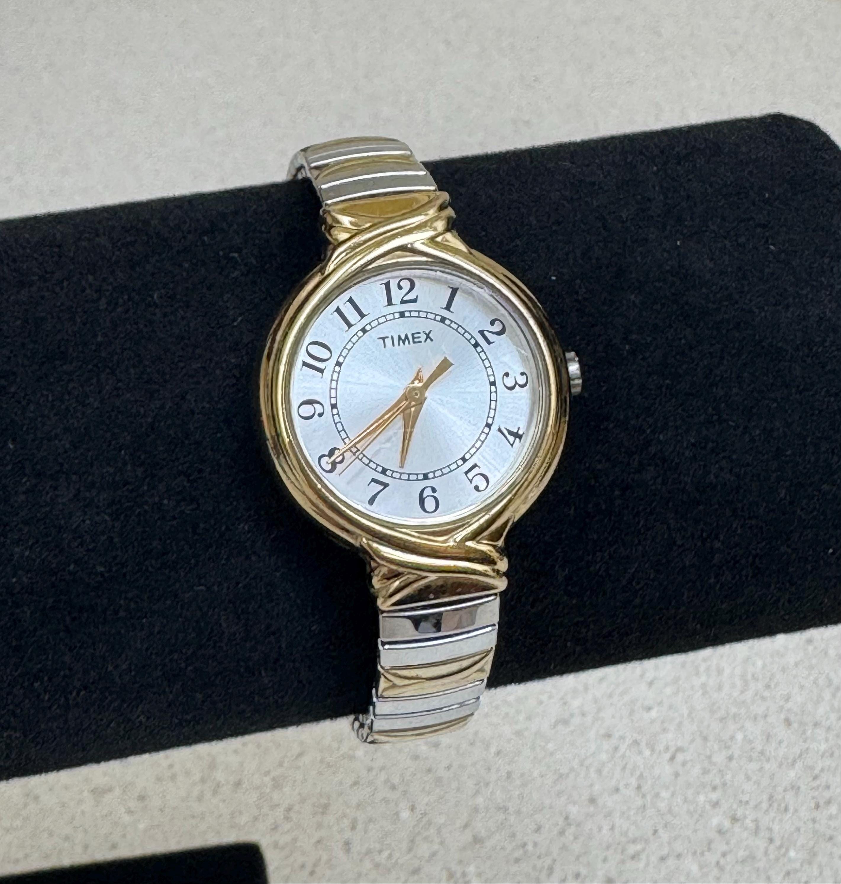 Gorgeous timex two tone gold silver ladies classic dainty watch Timex Women main image 4