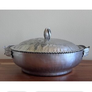 Vintage Aluminum Silver Covered Casserole Dish Serving Vegetable Dish with Lid Kitchenware
