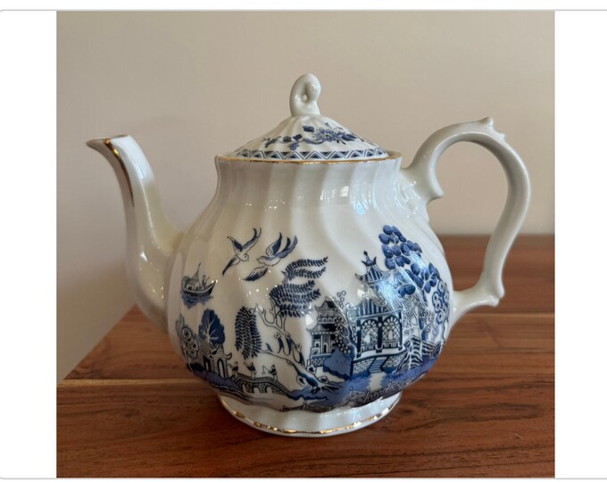 vintage-blue-white-teapot-english-cottage-home-decor-french-country