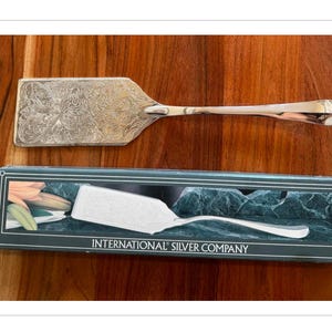 Vintage International Silver Company Cake Server 12” Silver Plate Wedding Cake