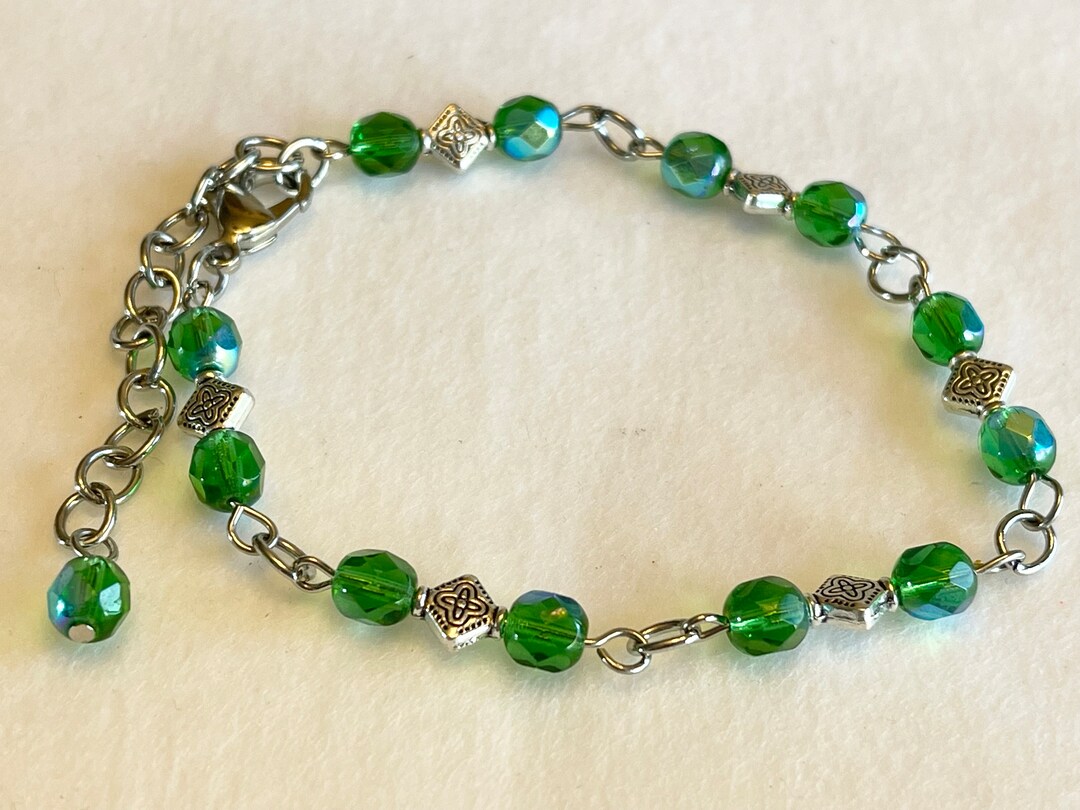 GREEN Glass Beads BRACELET Handmade 7.75 Long With 2 Extension Comes in