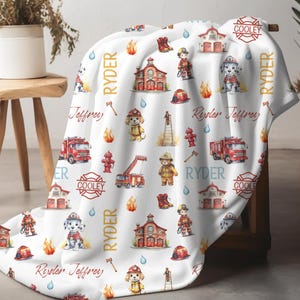 Personalisierte Feuerwehrmann Baby Geschenk Decke, individuelles Feuerwehrmann Baby Shower Geschenk für Jungen, Baby Name Swaddle Decke, Feuerwehrauto Kleinkind Decke