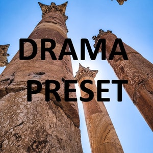 Puede incluir: Tres columnas de piedra altas con un fondo de cielo azul. El texto "DRAMA PRESET" está superpuesto en la imagen.