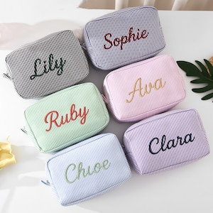 Embroidered Name Seersucker Makeup Bag,Beaty makeup bag,Monogramed Makeup Bag,Bridesmaid Makeup Bag,Monogrammed Toiletry Bag,Bridesmaid Gift