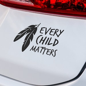 すべての子どもが大切 ステッカー | プレミアムビニールデカール | 車の窓とノートパソコン用ステッカー | カナダ製