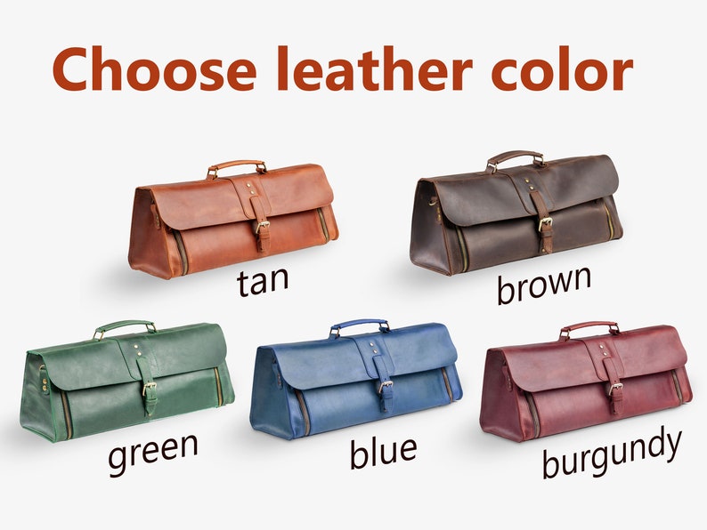 Op de afbeelding: Vijf leren tassen in verschillende kleuren: bruin, donkerbruin, groen, blauw en bordeauxrood. Kies de kleur van het leer.