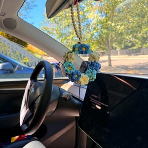 Crochet Flower Wreath Car Charm: Boho Rearview Mirror Hanging