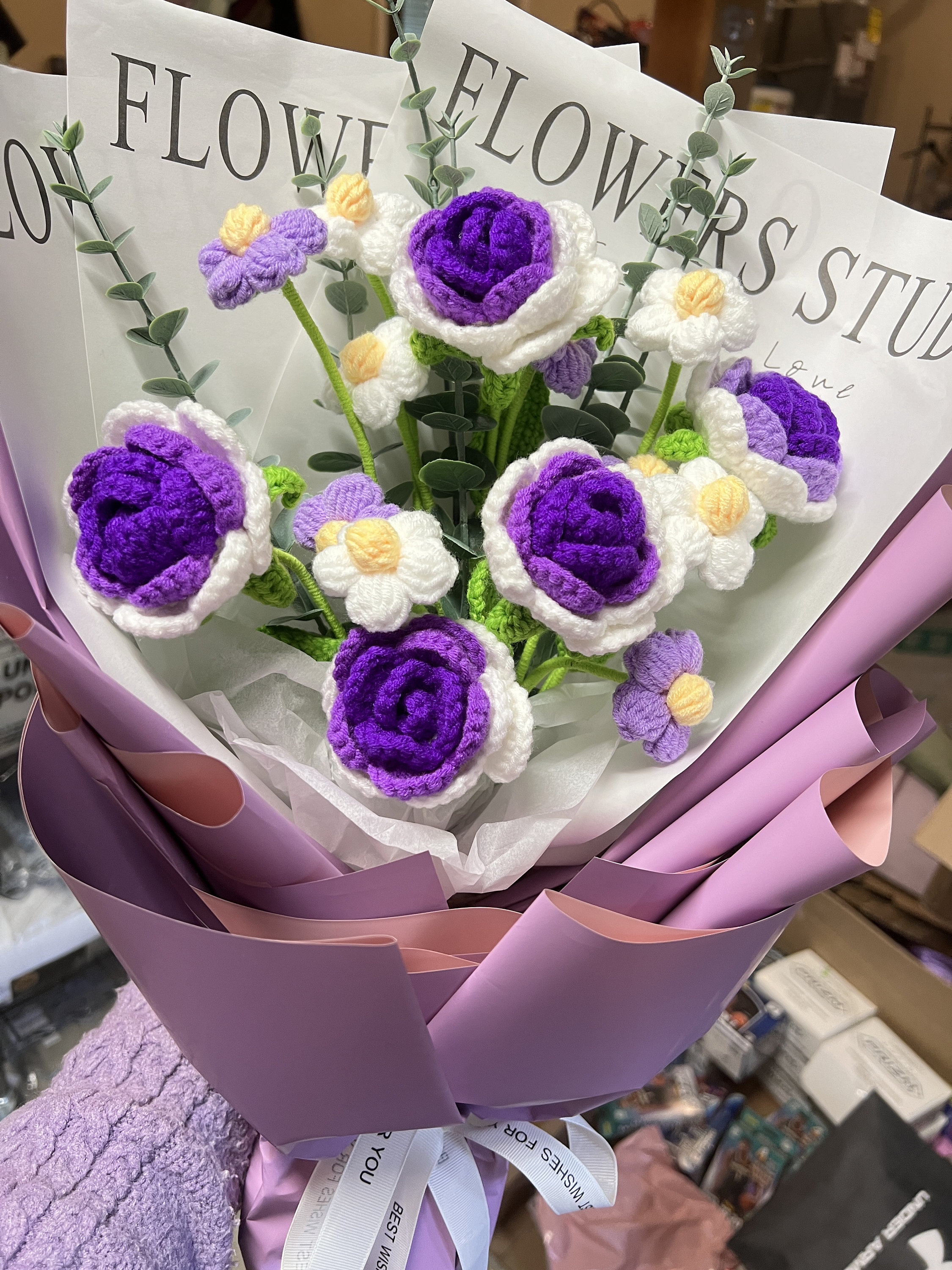 母の日向け手作りかぎ針編みバラの花束：ユニークなフラワーギフト