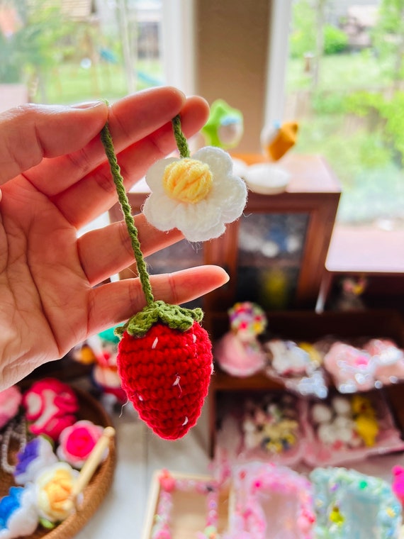 Ciondolo Profumato A Fragola Uncinetto Con Olio Al Sandalo 10 Ml – Ricaricabile Per Auto E Casa