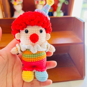 Gehäkelter Clown Plüschtier, Clown gefüllte Puppe, Stofftier Clown, gehäkeltes Clown Geschenk, Amigurumi Clown Puppe, Stofftier, Geburtstagsgeschenk