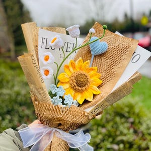Handmade Crochet Flower Bouquets |Crochet Sunflowers |Unique gift for her| handmade for Birthdays, anniversary Weddings