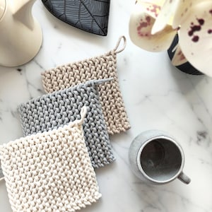 Knitted Potholder Pattern, Thick Hot Pad PDF, Farmhouse Style Trivet with Loop