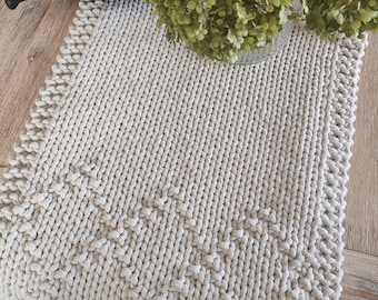 Table Runner Knit Pattern: Beginner Friendly Farmhouse Decor, Easy Cotton Cord Dining Table Decor (PDF Download)
