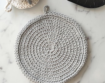 Crochet Round Placemat Pattern: Beginner-friendly Farmhouse Table Decor (PDF Download)