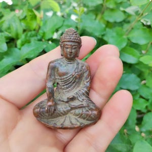 Vtgbrasslover Vtg Vintage Buddha Statue Copper Monk Statue for Car Dashboard Decoration Shelve Detail Giftable Yoga Mandala Sculptures fr049
