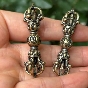 Get 2 Vtg Vintage style mini Copper Puba Vajra pestle Pendant Charms,Tibetan Nepal religious exorcism four strand Vajra pestle buddha amulet
