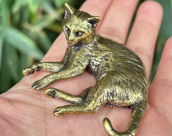 Sculpture de chat assis en bronze
