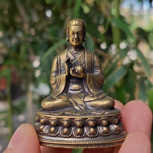 Buddhist antique brass mini Dharma Buddha sitting Buddha,Fengshui buddhi meditation decorations  Buddhism Tathagata Miniature,Yoga Decor