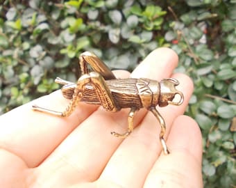 Get2 Vtgbrasslover Vtg Vintage style brass lucky cricket Statue centipede Fortune insect figure tea pet paperweight toy gift Collectible Art