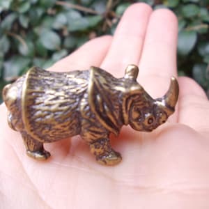 Get 2 pieces Vtgbrasslover Vtg Vintage style brass rhinoceros Statues Small  ornament  rhinoceros statues figure  mini toys gift FengShui 10