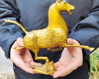 黄金の馬の彫刻｜中国の馬の像｜家庭や職場向けの優雅な装飾品｜動物の