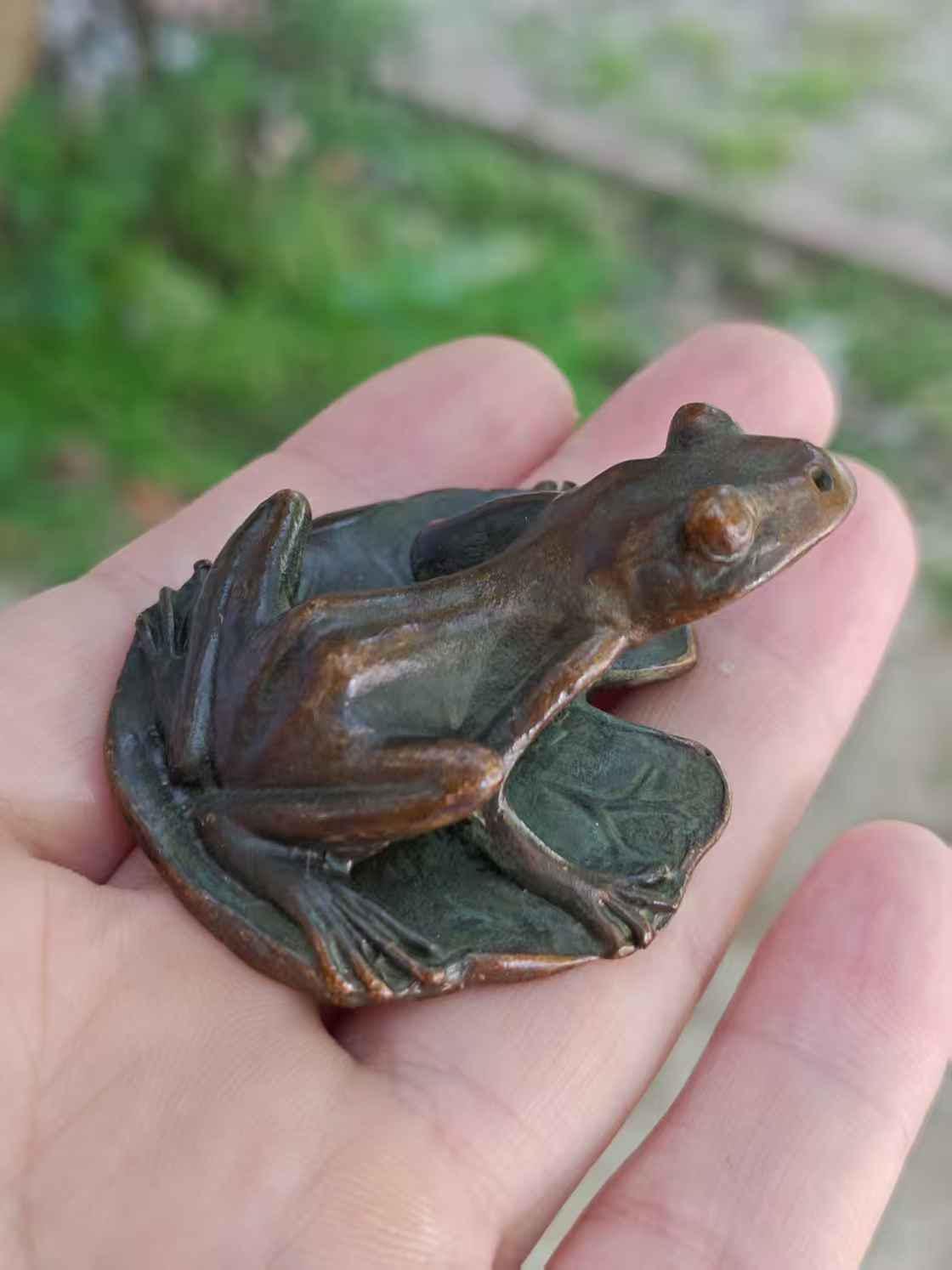 Statue de grenouille du Vermont en laiton antique – Agropro Annonce