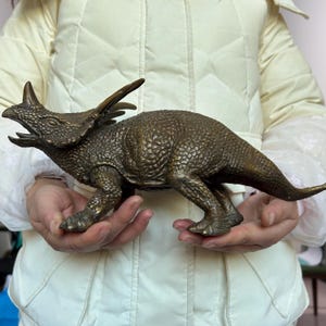 Figura de acción de dinosaurio Allosaurus de cobre enorme de 1,8 kg, Jurassic World Cretácico Roar Attack, regalo y coleccionable de metal