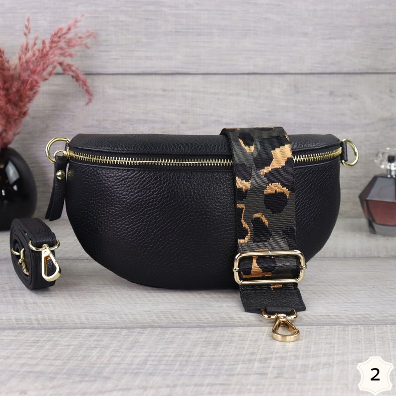 Schwarze Leder Bauchtasche für Frauen mit Goldener Reißverschluss, Leder Schultertasche mit Extra Gemusterten Riemen, Geschenk zum Muttertag Schwarz Gold-2