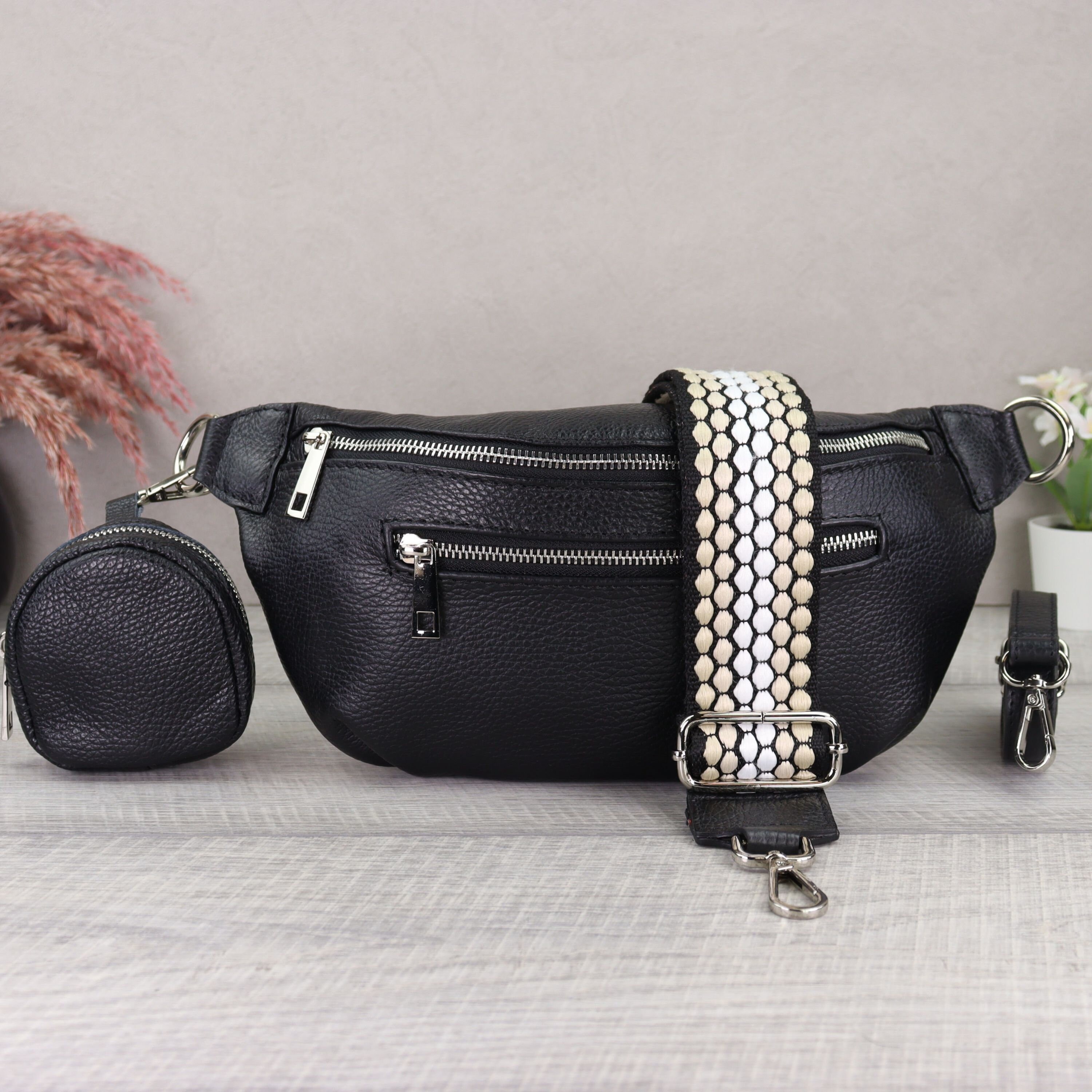 Black bum bag with chain sale