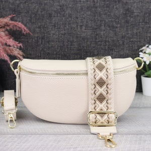 Bauchtasche Damen Creme Leder mit Gold Reißverschluss, Umhängetasche Leder Gold mit Gemustertem Riemen, Crossbody Tasche Gold Breiter Gurt Bild 1