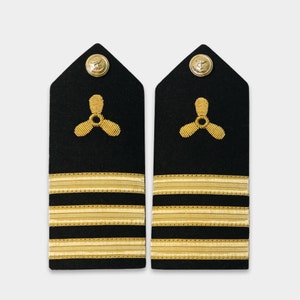 Confidence-Commanding Ribbon Shoulder Tank main image 0