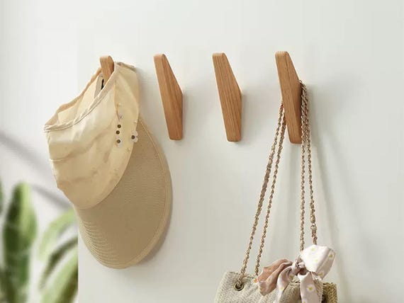 Set von 4 Stück Kleiderhaken, dekorative Wandhaken, moderne Garderobe, Handtuchhalter aus Holz, Haken für die Wand, Holzwandaufbewahrung, Kleiderbügel