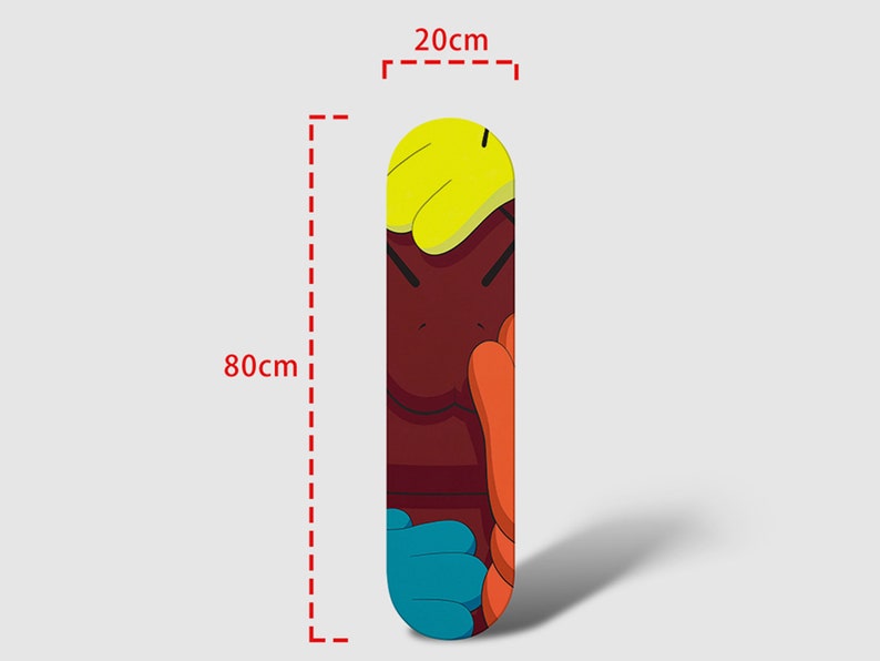 Op de afbeelding: Een skateboarddeck met een kleurrijk abstract ontwerp met een geel, rood, oranje en blauw patroon. Het deck meet 80 cm bij 20 cm.