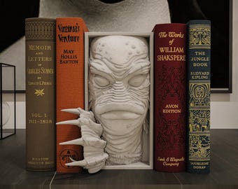 Creature from the Black Lagoon Book Nook | Fantasy Monster Booknook | 20 cm tall book shelf decor | desk decoration