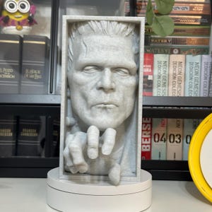 Frankenstein Book Nook Bookend | Fantasy Monster Booknook | 20 cm tall book shelf decor | desk decoration
