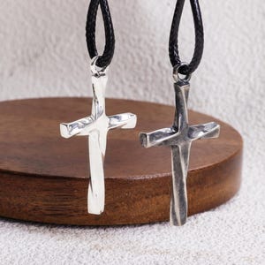 Silber Kreuz Anhänger, oxidierter Sterling Silber Anhänger für Männer, Silber Kreuz Halskette, religiöse Halskette für Männer, christlicher Kreuz Anhänger