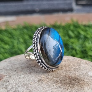 Natuurlijke labradoriet statement ring, labradoriet ovale ring, Blue Fire labradoriet ring, ring voor vrouwen, labradoriet zilveren ring, cadeau voor hem afbeelding 8